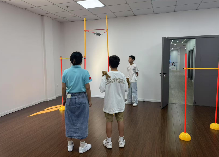 学无人机维修去哪学？上海翼无忧航空科技教你打开无人机维修职业新天地